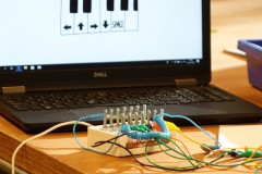Opdr. werkende getekende piano